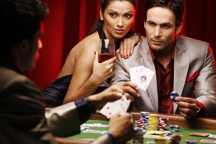 Live dealer table interface with multiple camera angles